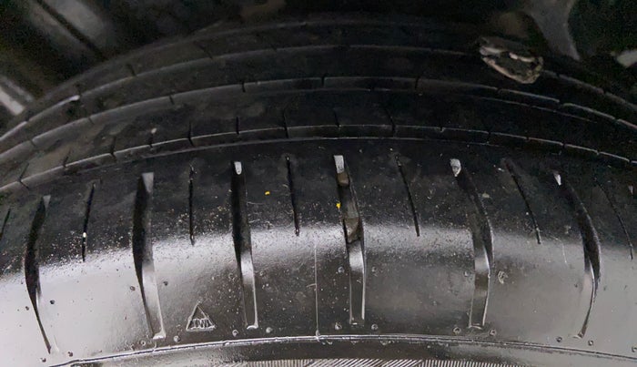 2019 Volkswagen Vento 1.2 TSI HIGHLINE PLUS AT, Petrol, Automatic, 38,656 km, Left Front Tyre Tread