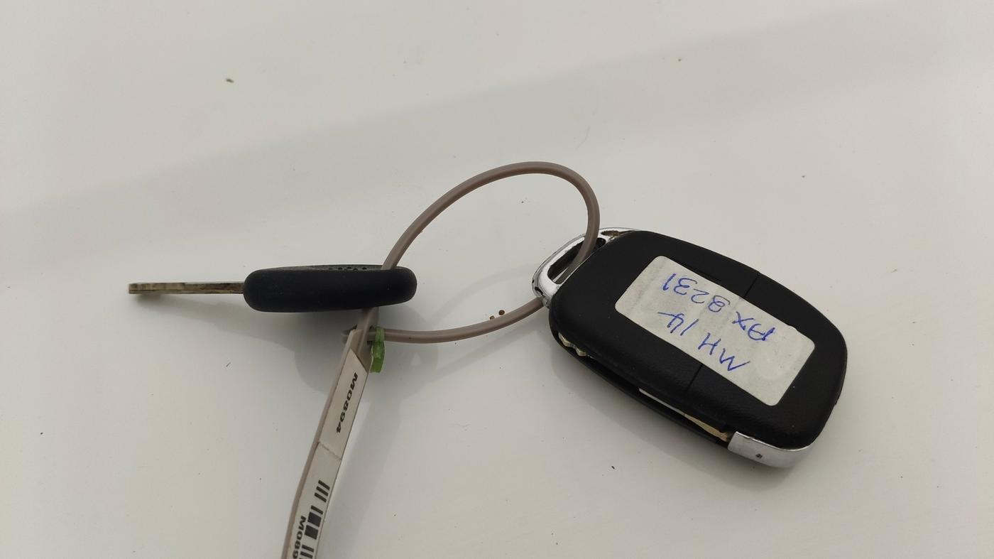 2022 Hyundai VENUE S+ 1.2, Petrol, Manual, 38,396 km, Key Close Up