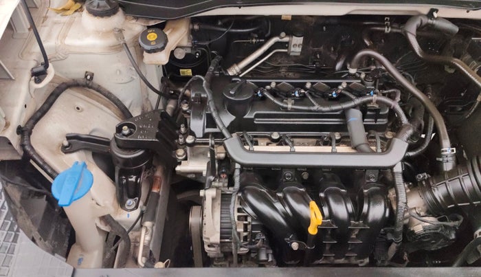 2022 Hyundai VENUE S+ 1.2, Petrol, Manual, 38,396 km, Engine View - Right