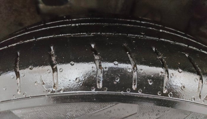 2022 Hyundai VENUE S+ 1.2, Petrol, Manual, 38,396 km, Left Front Tyre Tread