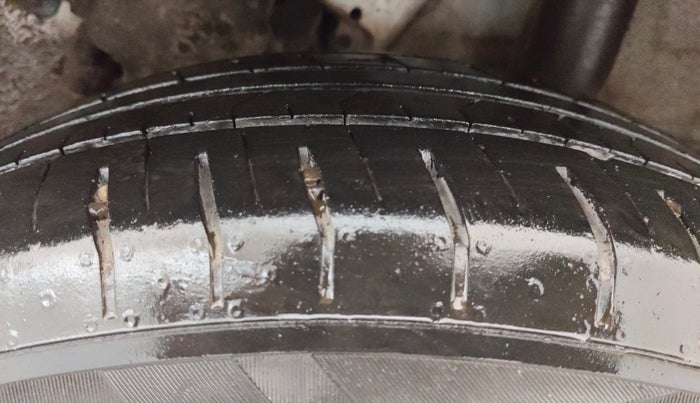 2022 Hyundai VENUE S+ 1.2, Petrol, Manual, 38,396 km, Left Rear Tyre Tread