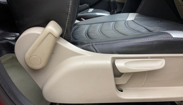 2014 Volkswagen Polo COMFORTLINE 1.2L, Petrol, Manual, 77,024 km, Driver Side Adjustment Panel