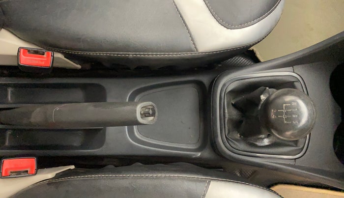 2014 Volkswagen Polo COMFORTLINE 1.2L, Petrol, Manual, 77,024 km, Gear Lever