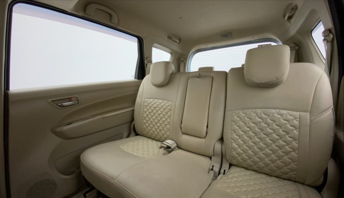 2016 Maruti Ertiga ZXI, Petrol, Manual, 17,996 km, Right Side Rear Door Cabin