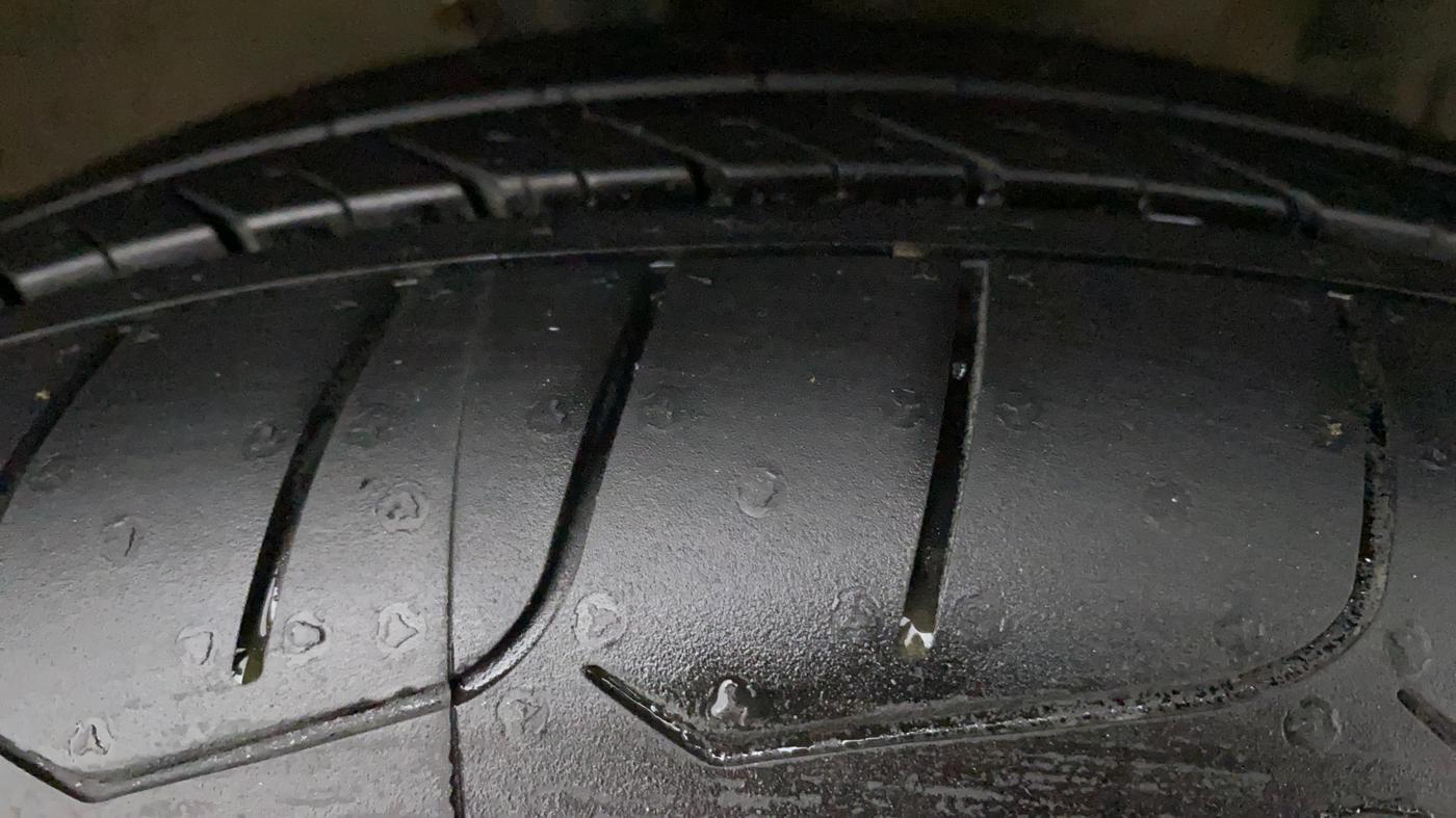 2016 Maruti Ertiga ZXI, Petrol, Manual, 17,996 km, Right Front Tyre Tread