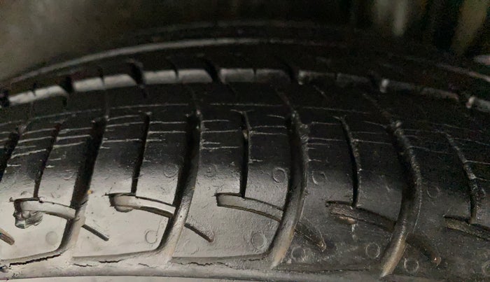 2016 Maruti Ertiga ZXI, Petrol, Manual, 17,996 km, Left Rear Tyre Tread
