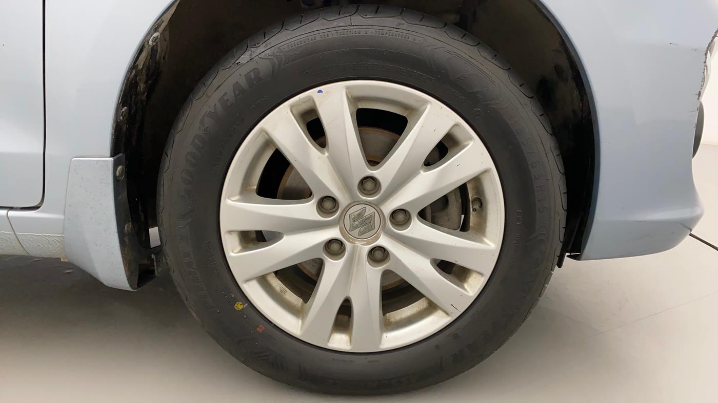 2016 Maruti Ertiga ZXI, Petrol, Manual, 17,996 km, Right Front Wheel
