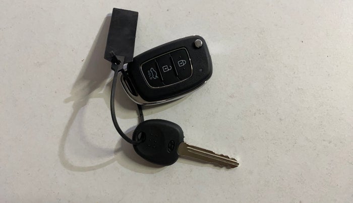 2023 Hyundai EXTER SX 1.2 CNG MT, CNG, Manual, 70,585 km, Key Close Up