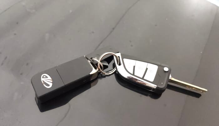 2019 Mahindra XUV500 W5, Diesel, Manual, 60,258 km, Key Close Up