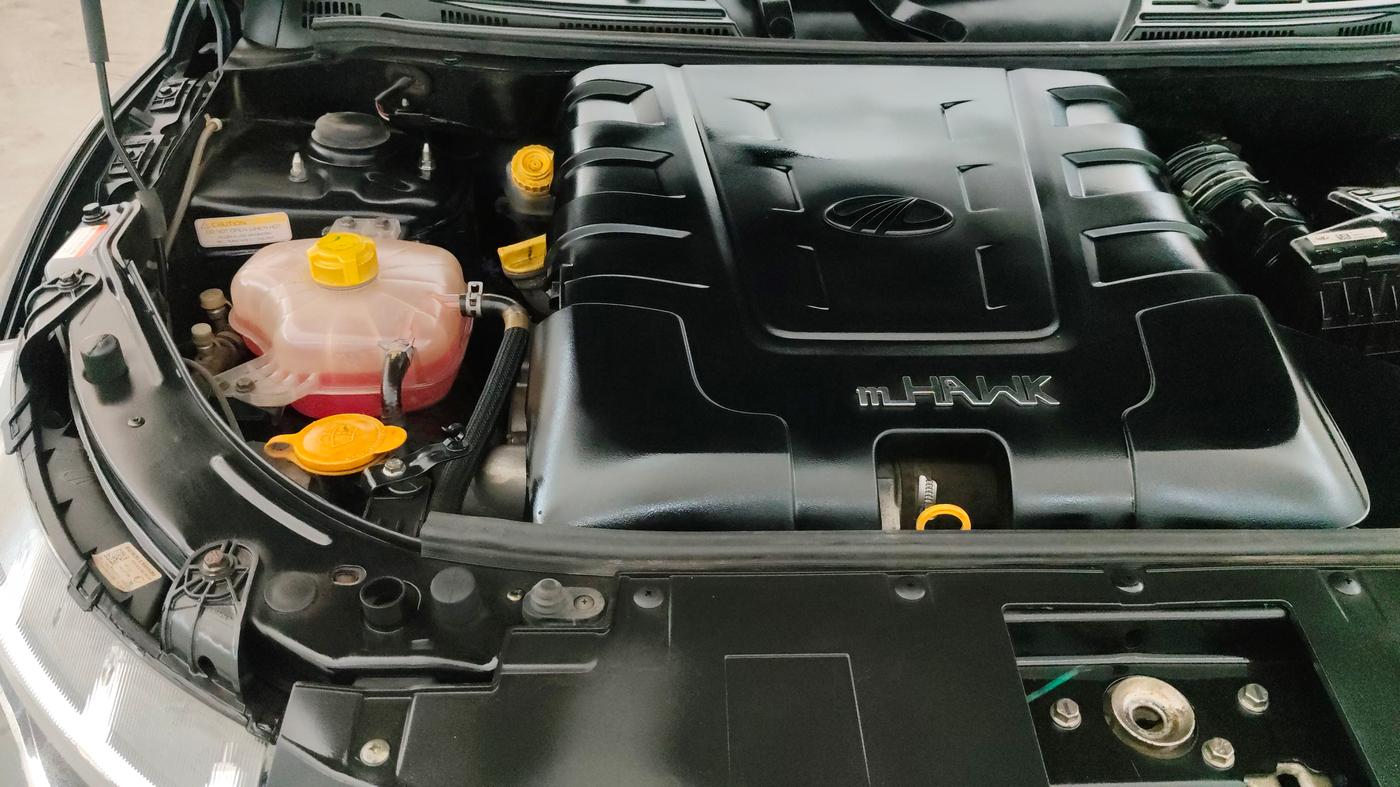 2019 Mahindra XUV500 W5, Diesel, Manual, 60,258 km, Engine View - Right