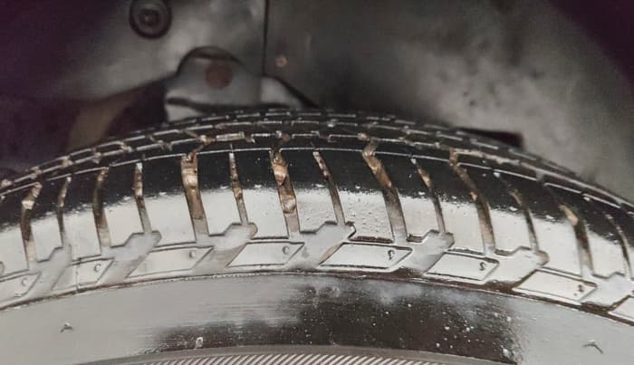 2019 Mahindra XUV500 W5, Diesel, Manual, 60,258 km, Right Rear Tyre Tread