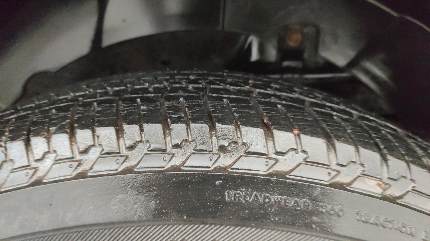 2019 Mahindra XUV500 W5, Diesel, Manual, 60,258 km, Left Rear Tyre Tread