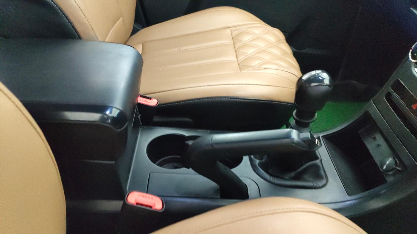 2019 Mahindra XUV500 W5, Diesel, Manual, 60,258 km, Gear Lever