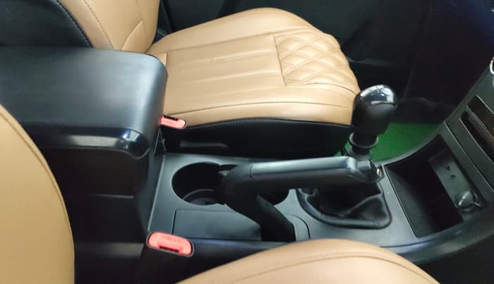 2019 Mahindra XUV500 W5, Diesel, Manual, 60,258 km, Gear Lever