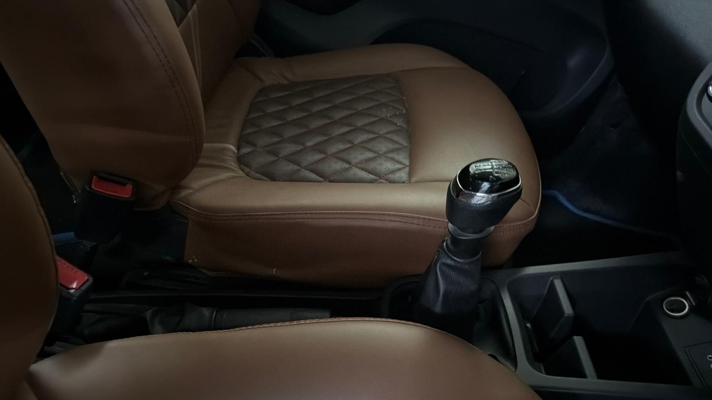 2021 Renault Kwid RXT 1.0 (O), Petrol, Manual, 69,758 km, Gear Lever