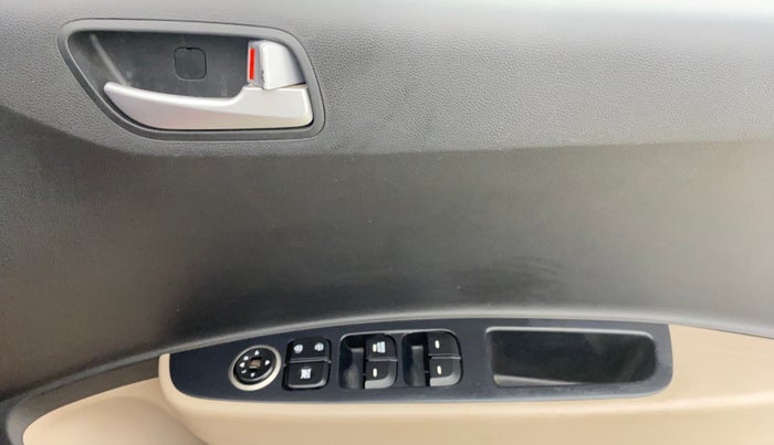 2017 Hyundai Grand i10 SPORTZ 1.2 KAPPA VTVT, Petrol, Manual, 59,923 km, Driver Side Door Panels Control