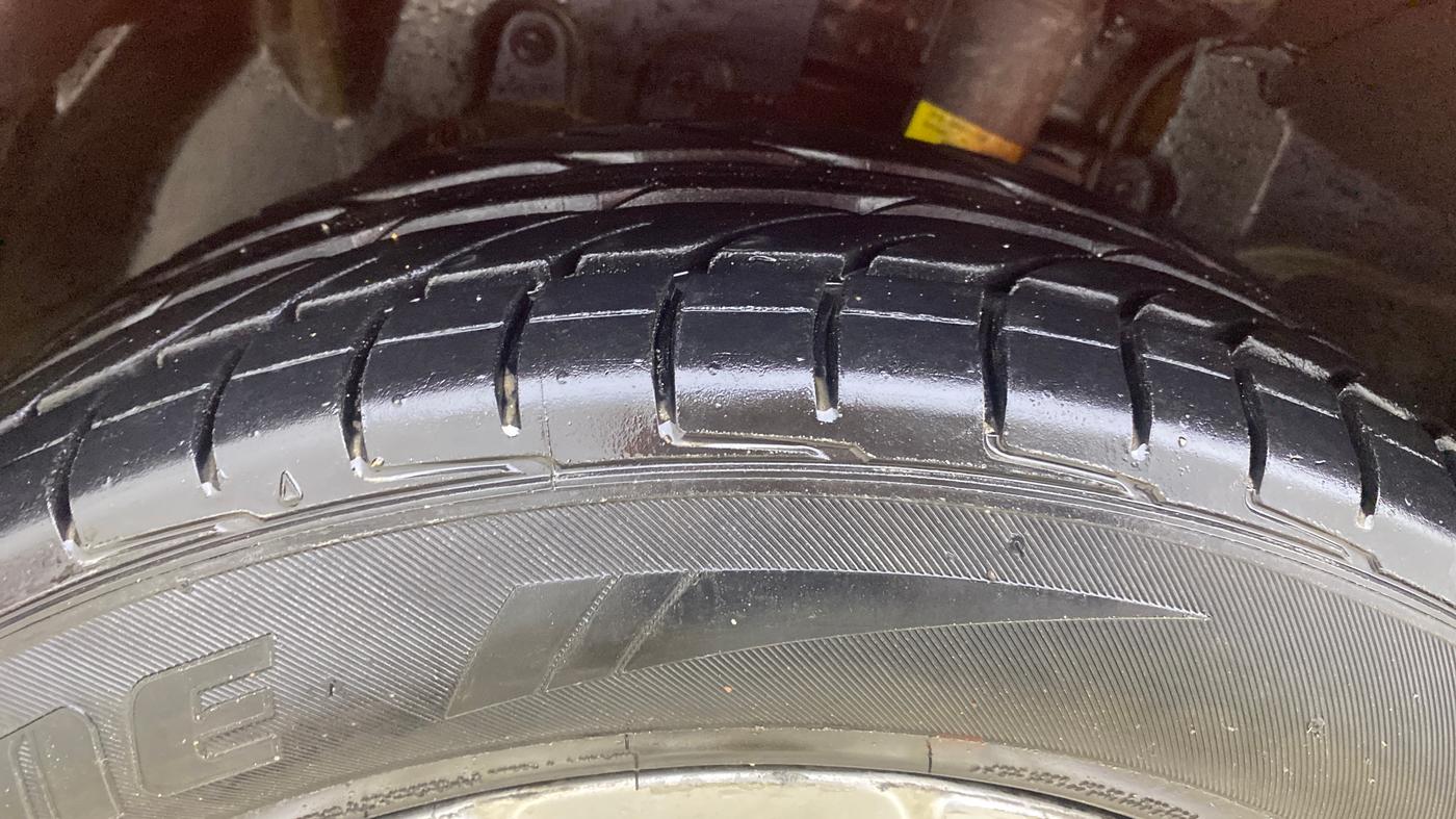 2014 Ford Ecosport TITANIUM 1.5L DIESEL, Diesel, Manual, 1,50,139 km, Left Front Tyre Tread