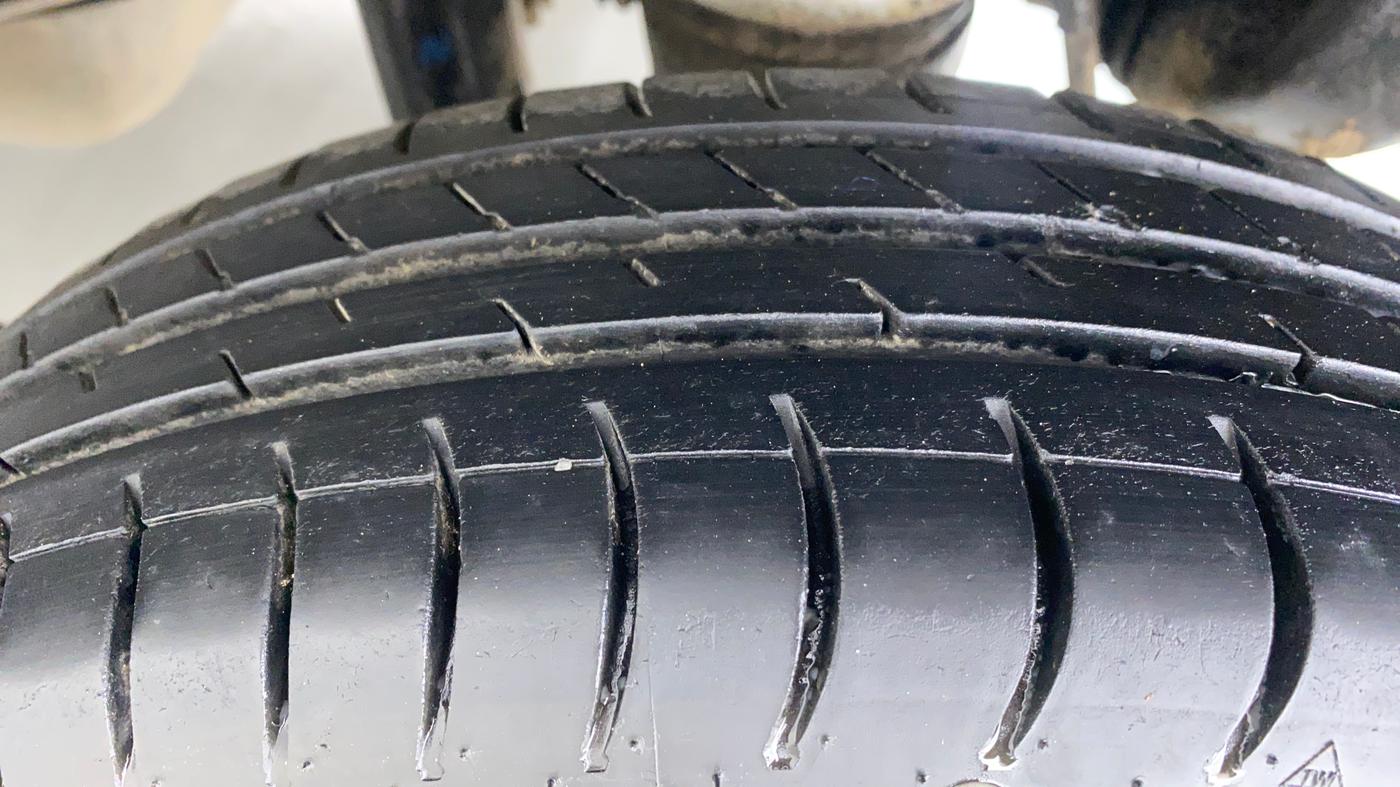 2015 Hyundai Eon ERA PLUS, Petrol, Manual, 75,840 km, Left Rear Tyre Tread
