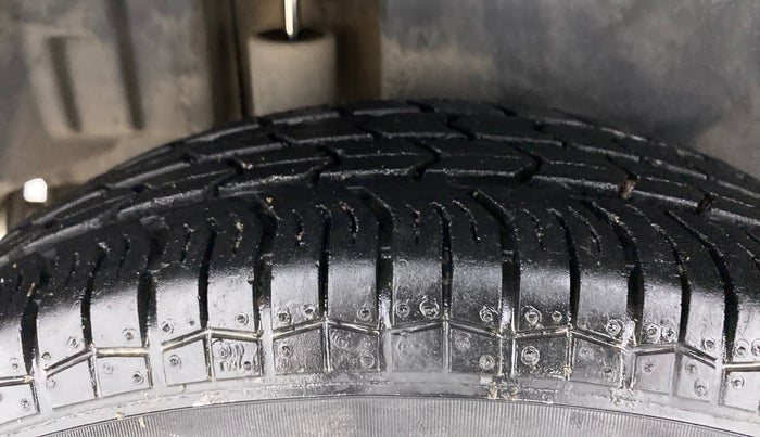 2013 Maruti Swift Dzire VXI, Petrol, Manual, 59,538 km, Right Rear Tyre Tread