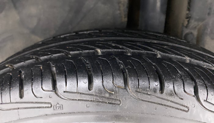 2013 Maruti Swift Dzire VXI, Petrol, Manual, 59,538 km, Left Rear Tyre Tread