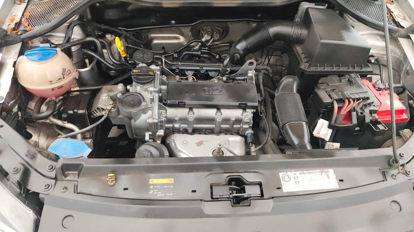 2016 Volkswagen Ameo HIGHLINE1.2L, Petrol, Manual, 57,607 km, Engine View