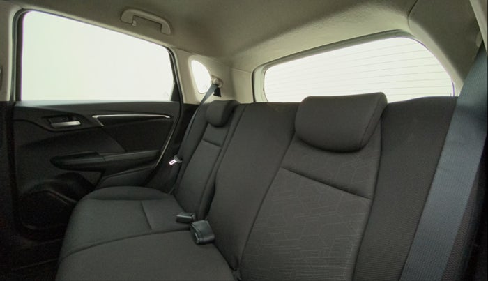 2015 Honda Jazz 1.5L I-DTEC VX, Diesel, Manual, 1,03,857 km, Right Side Rear Door Cabin