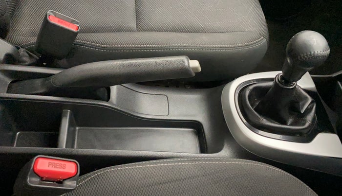 2015 Honda Jazz 1.5L I-DTEC VX, Diesel, Manual, 1,03,857 km, Gear Lever