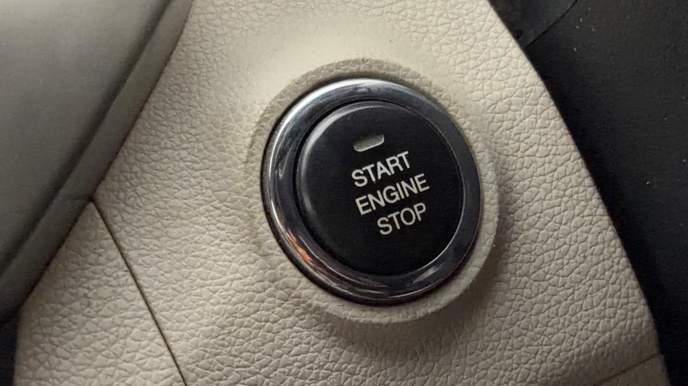 2019 Mahindra XUV300 W8 (O) 1.2 PETROL, Petrol, Manual, 64,948 km, Keyless Start/ Stop Button