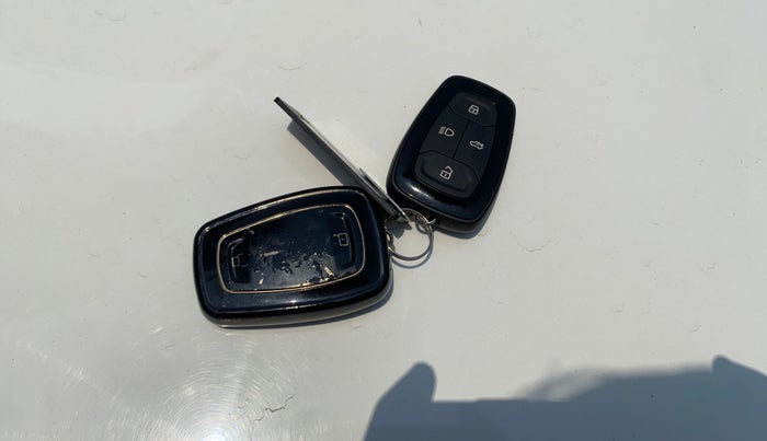 2023 Tata TIGOR XZ PLUS CNG, CNG, Manual, 30,087 km, Key Close Up