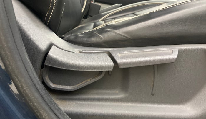 2021 Hyundai GRAND I10 NIOS SPORTZ U2 AMT 1.2 CRDI, Diesel, Automatic, 1,00,467 km, Driver Side Adjustment Panel