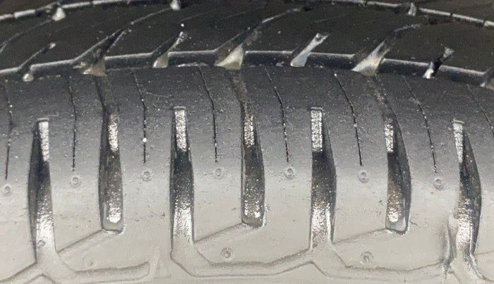 2014 Maruti Wagon R 1.0 VXI, Petrol, Manual, 38,515 km, Right Rear Tyre Tread