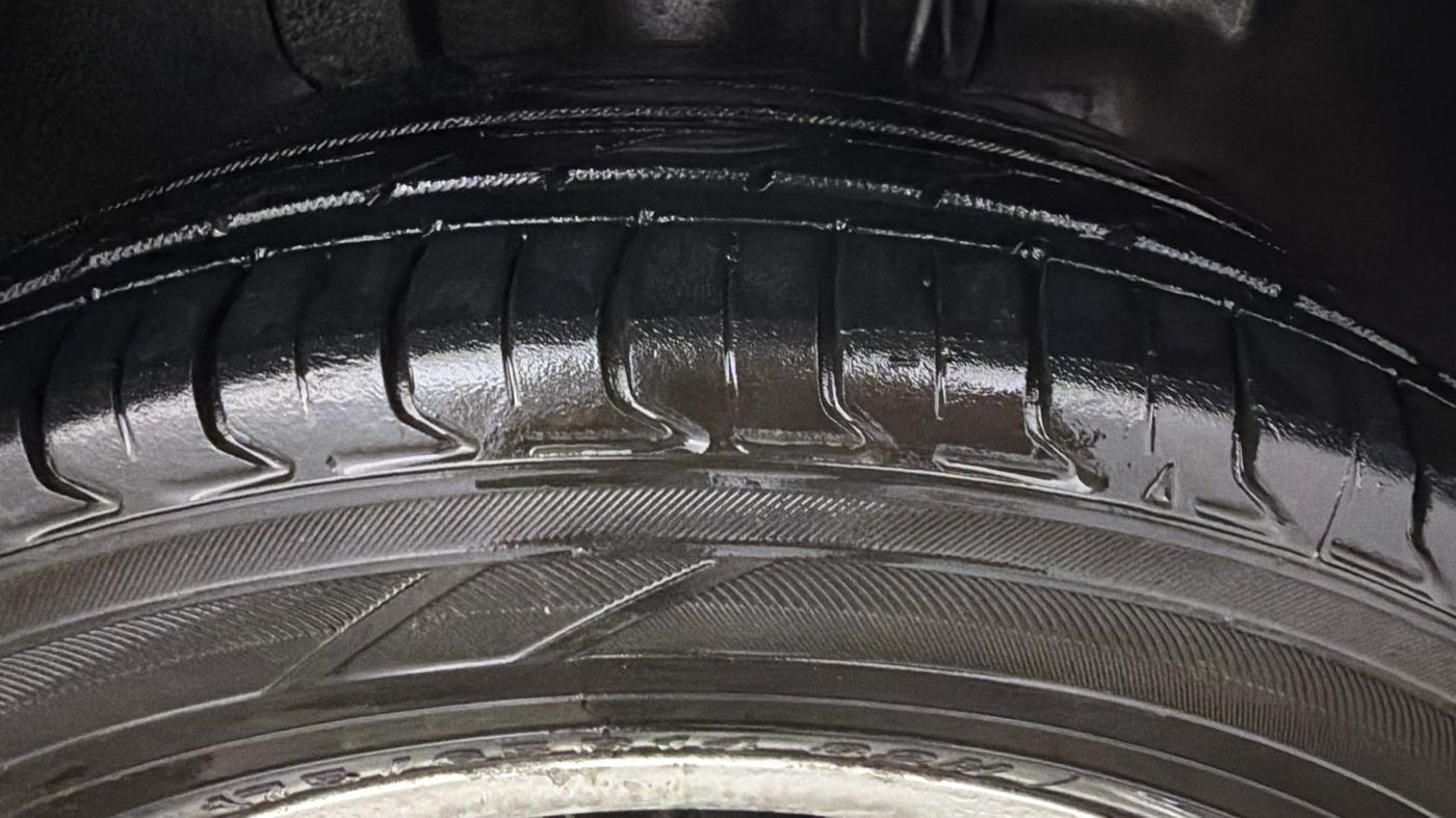 2017 Tata Tiago XZA PETROL, Petrol, Automatic, 76,602 km, Right Front Tyre Tread