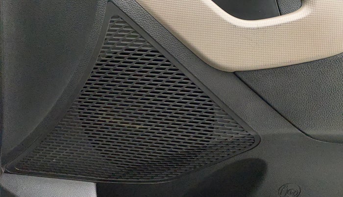 2016 Hyundai Creta SX PLUS 1.6 PETROL, CNG, Manual, 1,01,366 km, Speaker