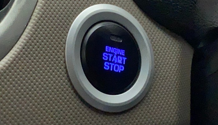 2016 Hyundai Creta SX PLUS 1.6 PETROL, CNG, Manual, 1,01,366 km, Keyless Start/ Stop Button