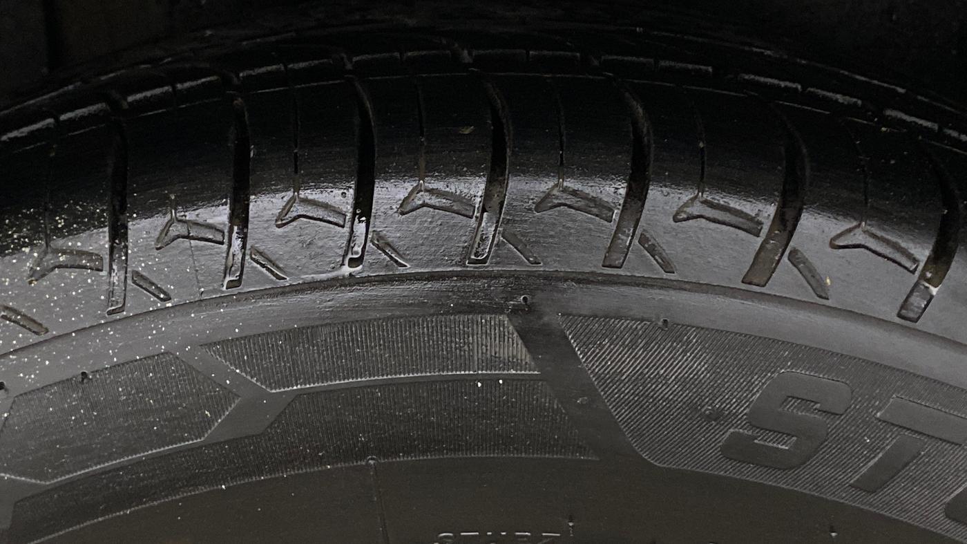 2021 Maruti XL6 ALPHA AT, Petrol, Automatic, 86,617 km, Right Rear Tyre Tread