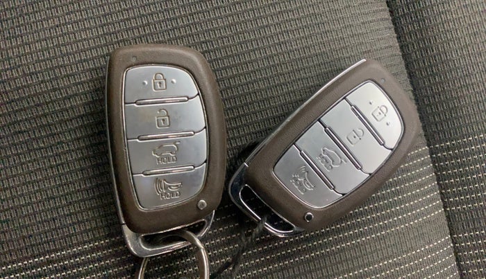 2020 Hyundai VENUE SX PLUS 1.0 TURBO DCT, Petrol, Automatic, 41,193 km, Key Close Up
