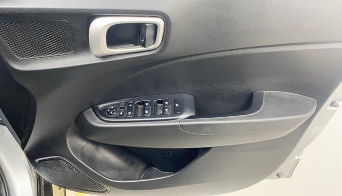 2020 Hyundai VENUE SX PLUS 1.0 TURBO DCT, Petrol, Automatic, 41,193 km, Driver Side Door Panels Control
