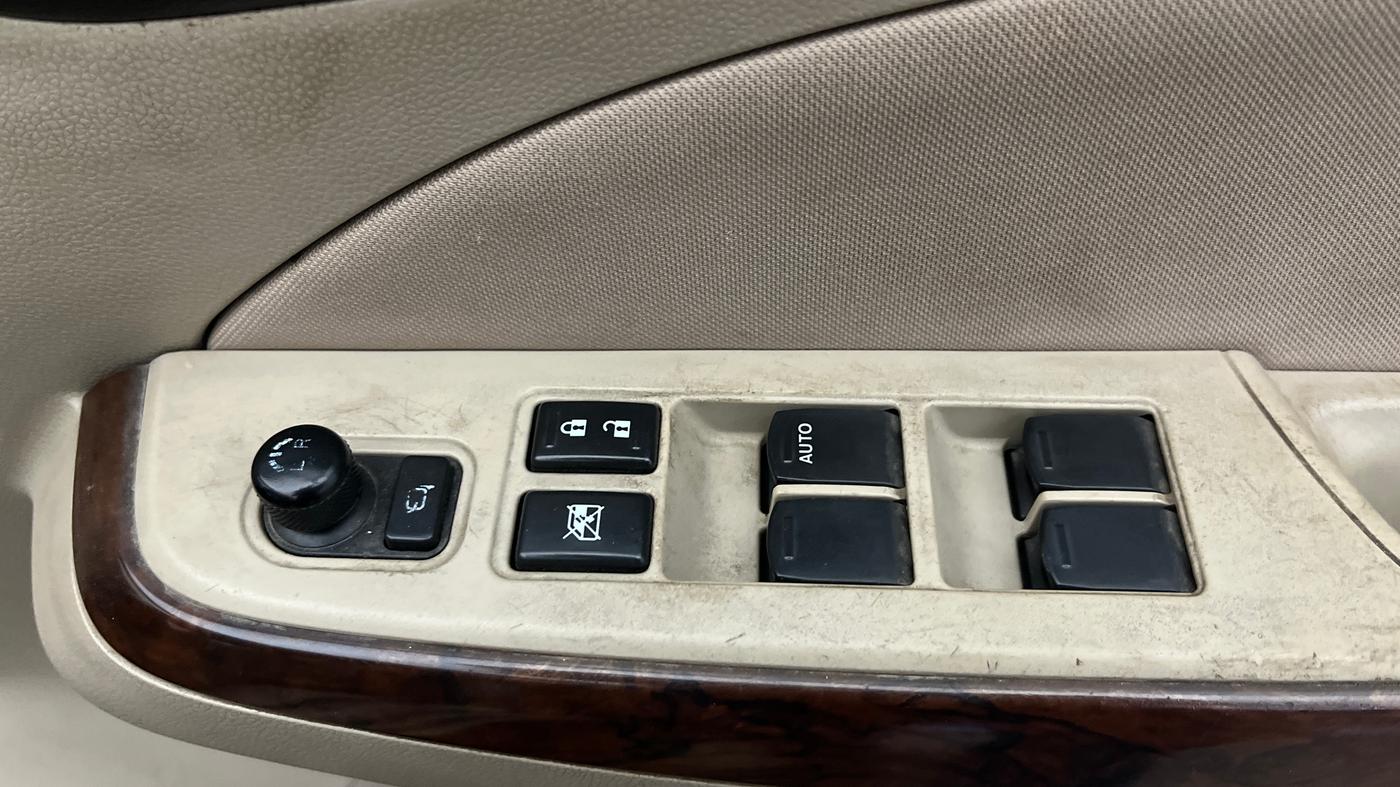 2018 Maruti Dzire ZXI AMT, Petrol, Automatic, 88,059 km, Driver Side Door Panels Control