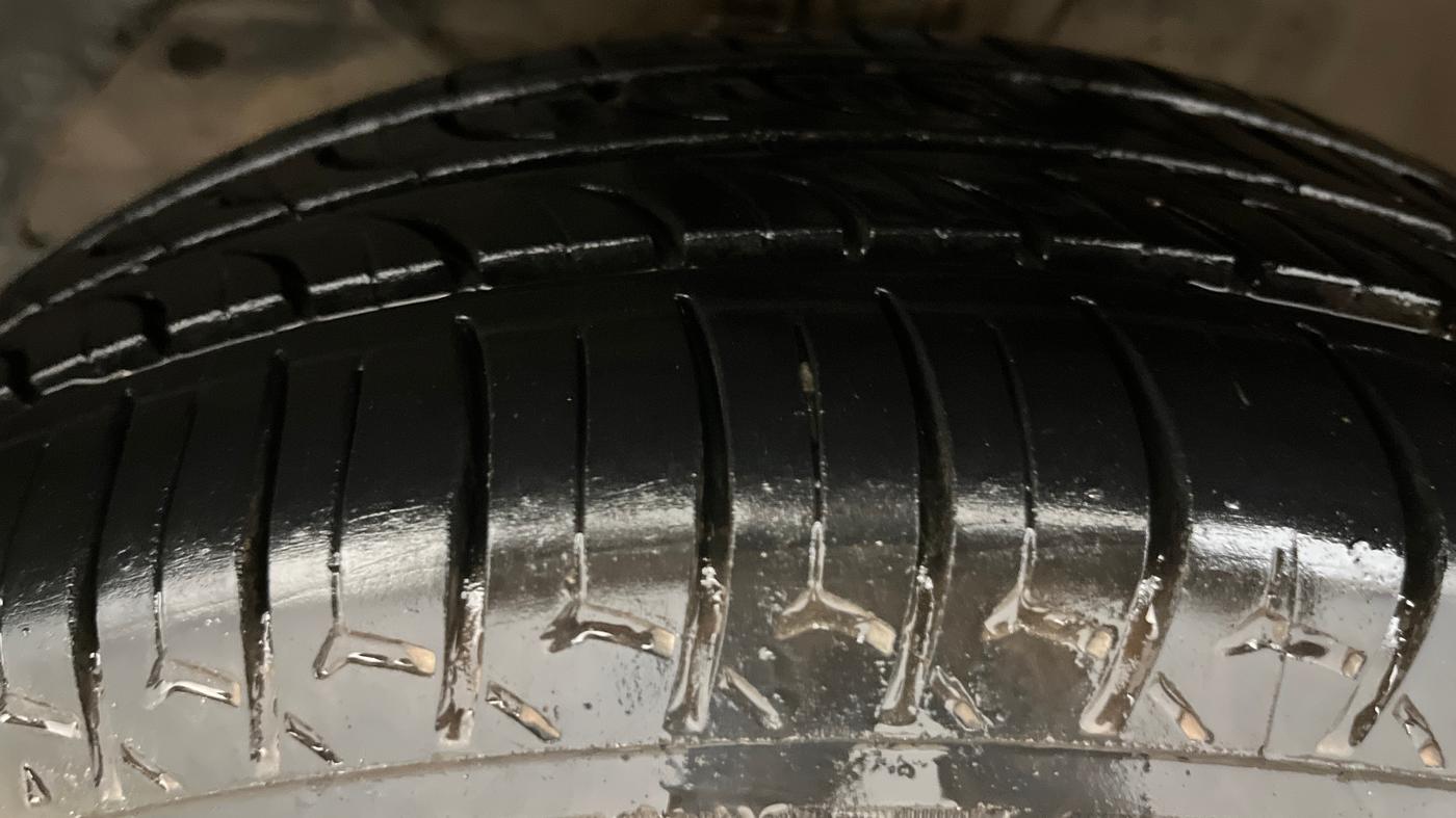 2018 Maruti Dzire ZXI AMT, Petrol, Automatic, 88,059 km, Left Front Tyre Tread