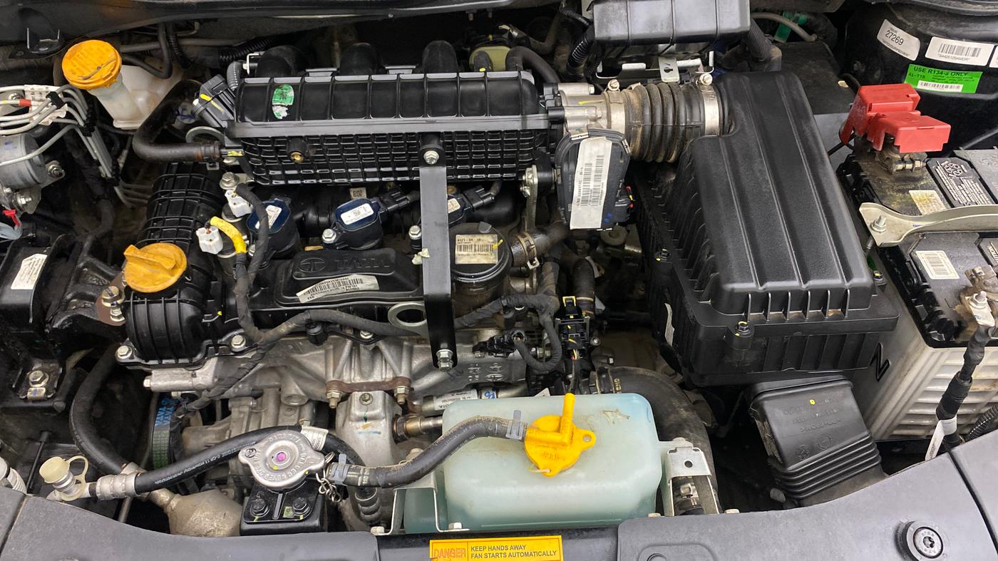 2024 Tata ALTROZ XZ Plus (S) Dark Edition, Petrol, Manual, 38,704 km, Engine View