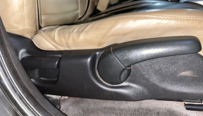 2016 Honda Jazz 1.2L I-VTEC SV, Petrol, Manual, 38,572 km, Driver Side Adjustment Panel