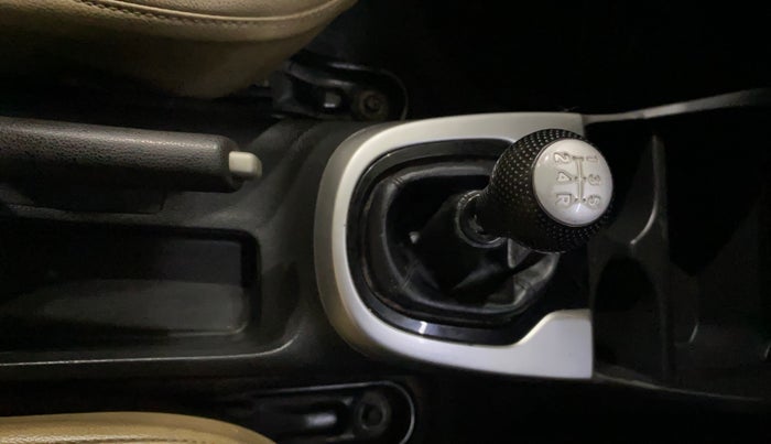 2016 Honda Jazz 1.2L I-VTEC SV, Petrol, Manual, 38,572 km, Gear Lever