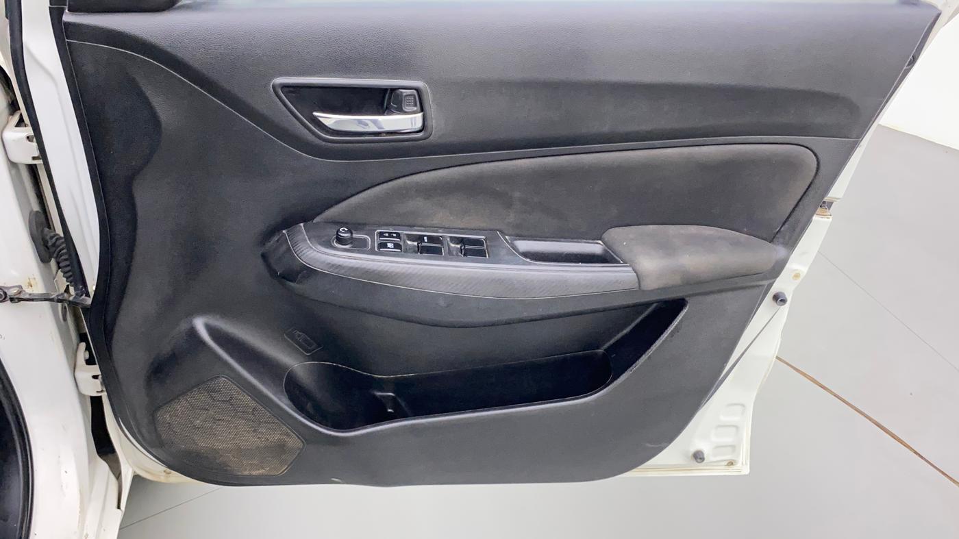 2021 Maruti Swift VXI, Petrol, Manual, 29,406 km, Driver Side Door Panels Control