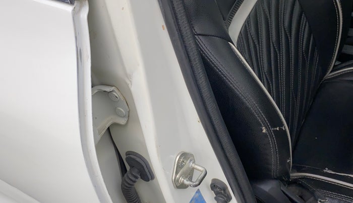 2021 Maruti Swift VXI, Petrol, Manual, 29,406 km, Right B pillar - Slightly dented