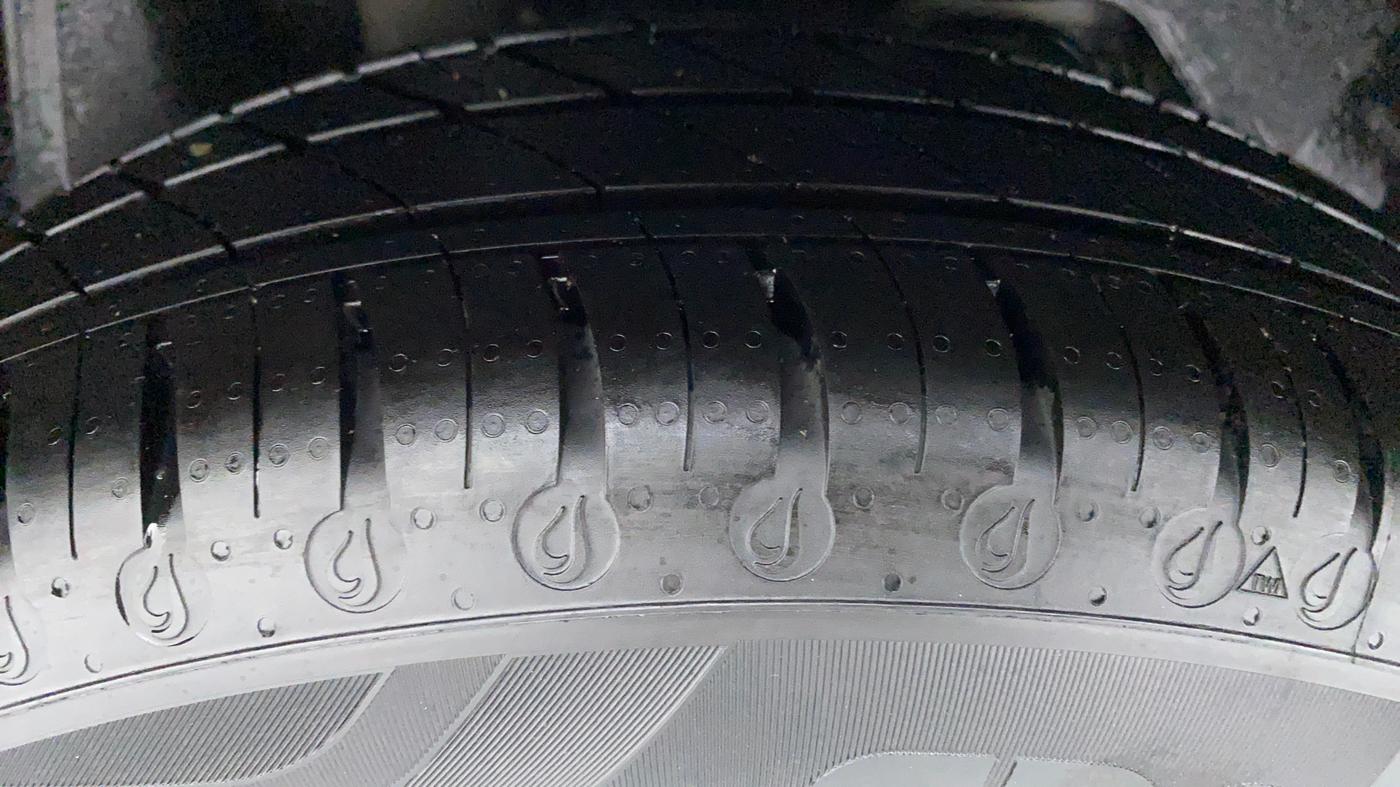 2017 Ford Figo Aspire 1.2 TITANIUM PETROL, Petrol, Manual, 41,530 km, Right Rear Tyre Tread