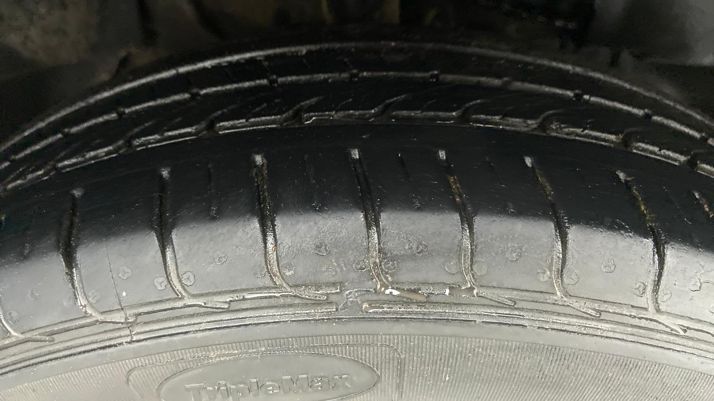 2018 Tata NEXON XM 1.2, Petrol, Manual, 22,703 km, Right Front Tyre Tread