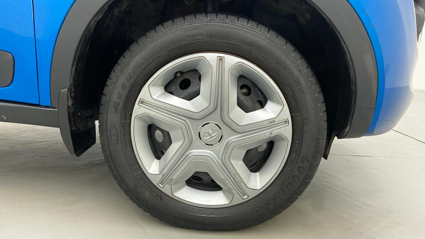 2018 Tata NEXON XM 1.2, Petrol, Manual, 22,703 km, Right Front Wheel