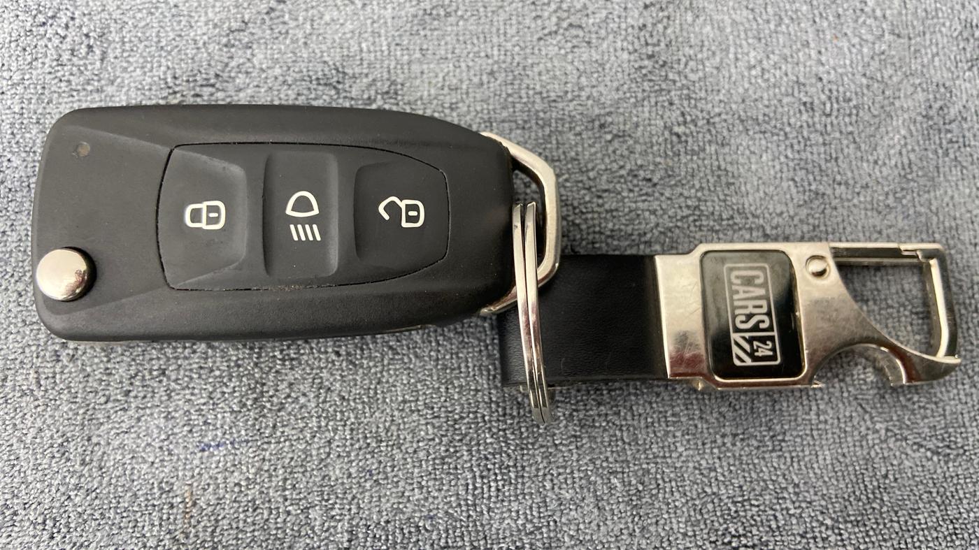 2018 Tata NEXON XM 1.2, Petrol, Manual, 22,703 km, Key Close Up