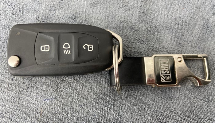 2018 Tata NEXON XM 1.2, Petrol, Manual, 22,703 km, Key Close Up