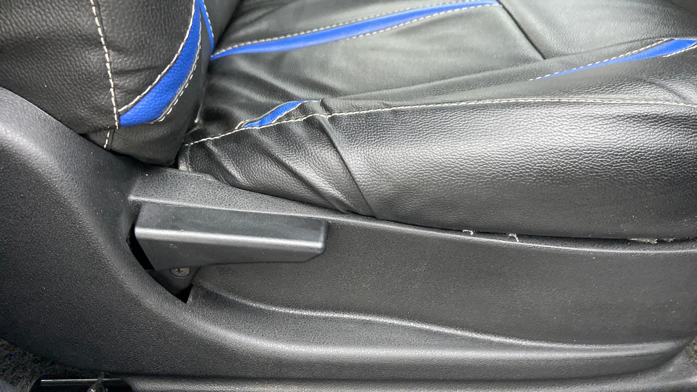 2018 Tata NEXON XM 1.2, Petrol, Manual, 22,703 km, Driver Side Adjustment Panel
